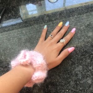 Pack of 3 unique scrunchies.